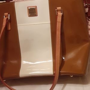 Dooney & Bourke patent leather purse